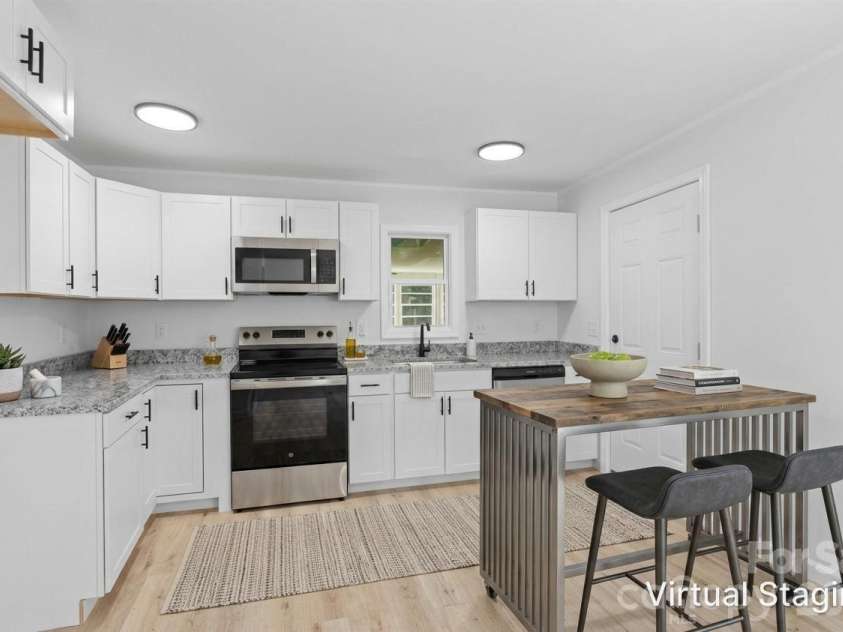 2700 Douglas Drive, Gastonia, NC 28054.  MLS# CAR4428469, YatesRealty ID 53371. 