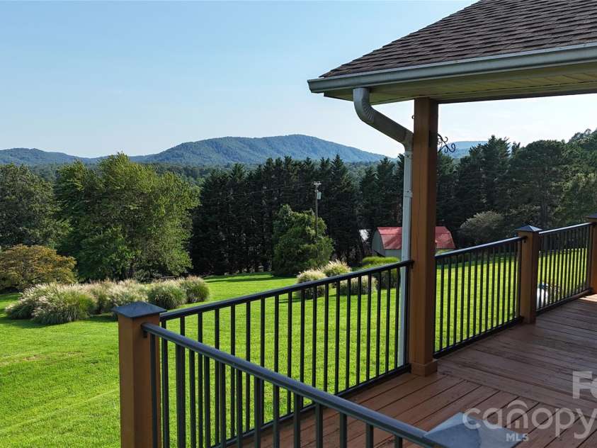 93 Orchard Hill, Saluda, NC 28773.  MLS# CAR4422380, YatesRealty ID 53372. 