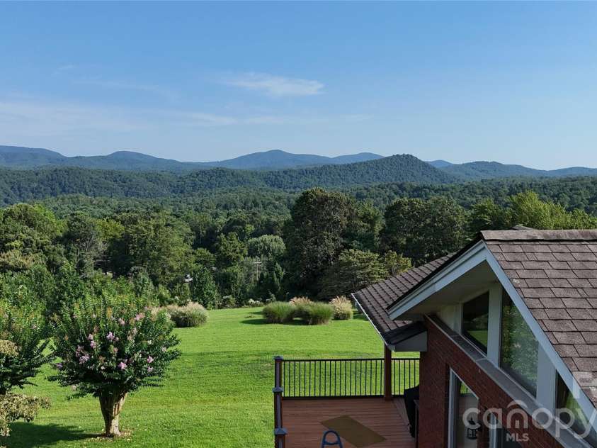 93 Orchard Hill, Saluda, NC 28773.  MLS# CAR4422380, YatesRealty ID 53372. 