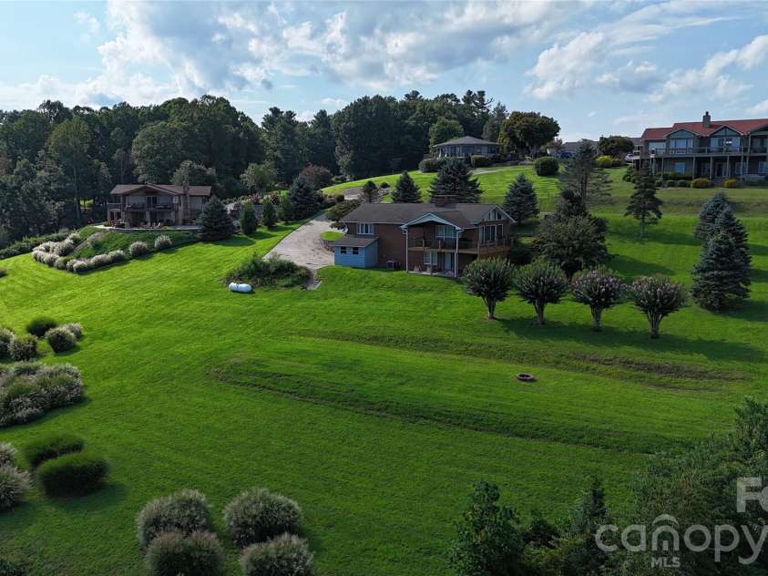 93 Orchard Hill, Saluda, NC 28773.  MLS# CAR4422380, YatesRealty ID 53372. 