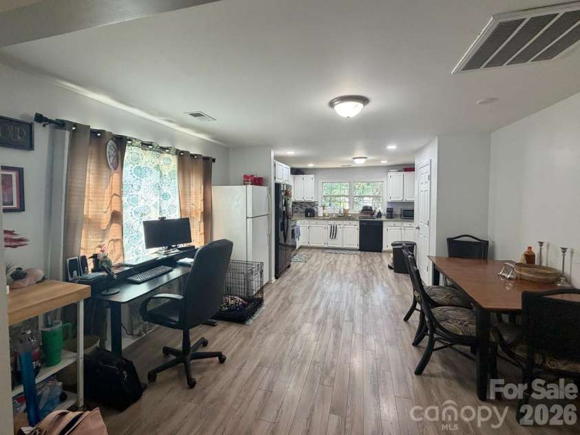 284 Salem Street, Concord, NC 28025.  MLS# CAR4426460, YatesRealty ID 53376. Dining