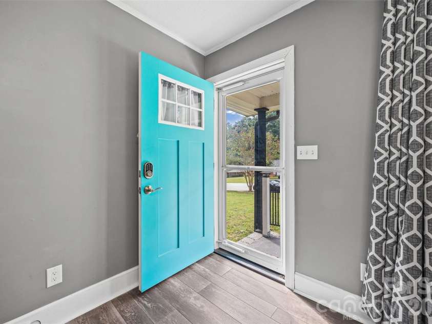 726 Forest Drive, Gastonia, NC 28054.  MLS# CAR4425981, YatesRealty ID 53378. 