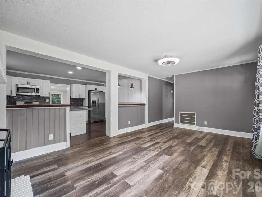 726 Forest Drive, Gastonia, NC 28054.  MLS# CAR4425981, YatesRealty ID 53378. 