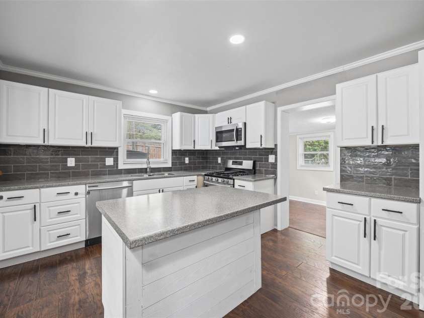 726 Forest Drive, Gastonia, NC 28054.  MLS# CAR4425981, YatesRealty ID 53378. 