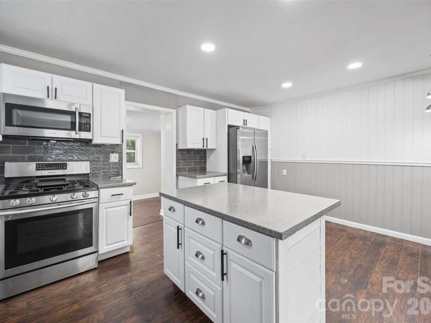 726 Forest Drive, Gastonia, NC 28054.  MLS# CAR4425981, YatesRealty ID 53378. 