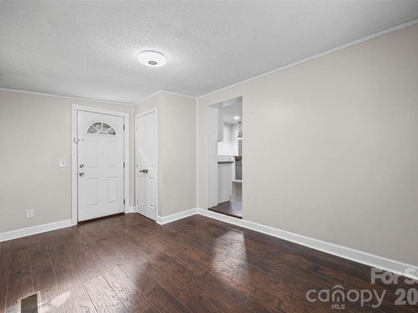 726 Forest Drive, Gastonia, NC 28054.  MLS# CAR4425981, YatesRealty ID 53378. 
