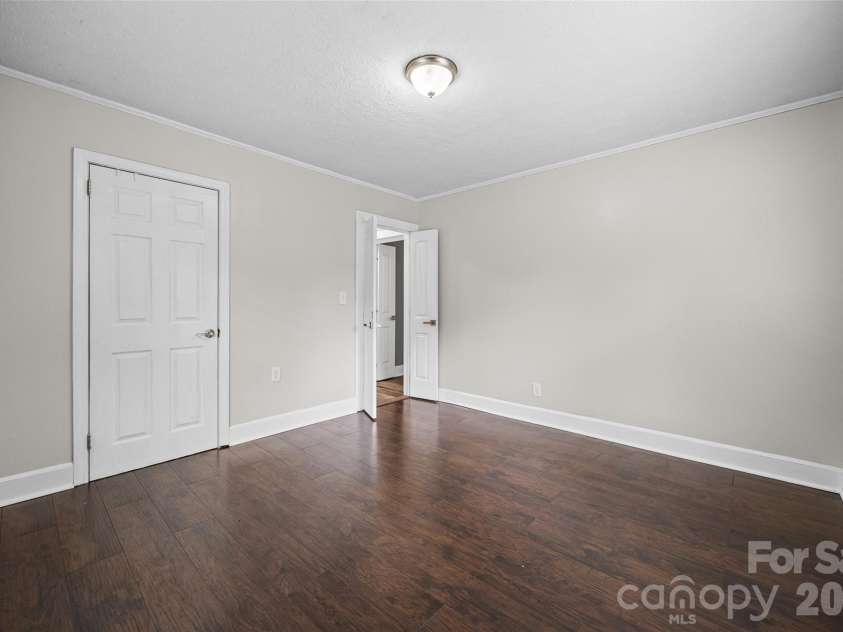 726 Forest Drive, Gastonia, NC 28054.  MLS# CAR4425981, YatesRealty ID 53378. 