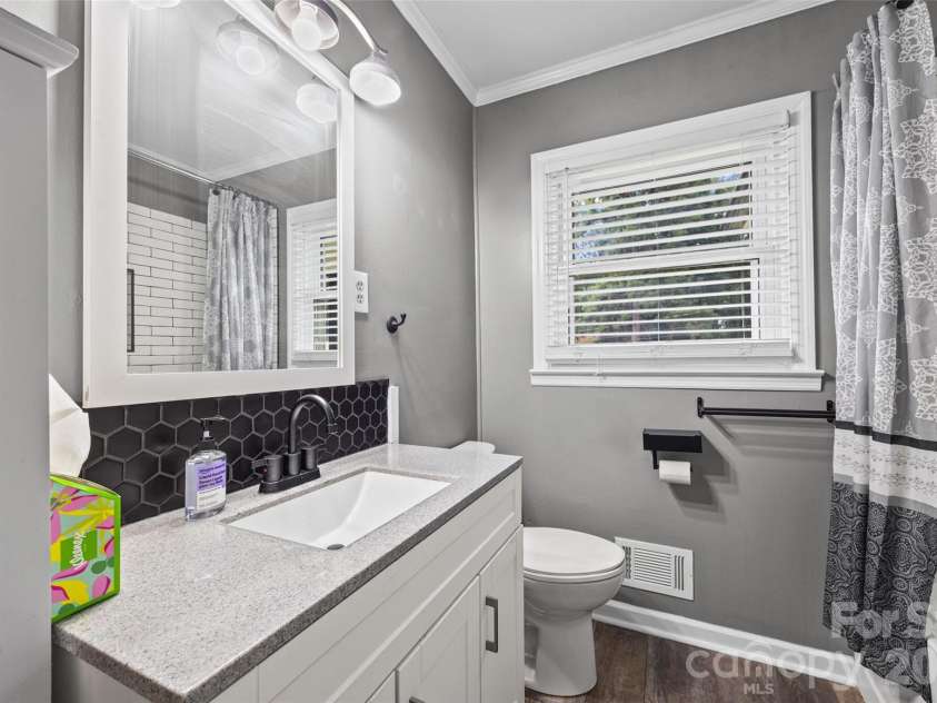 726 Forest Drive, Gastonia, NC 28054.  MLS# CAR4425981, YatesRealty ID 53378. 