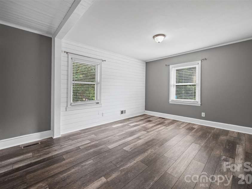 726 Forest Drive, Gastonia, NC 28054.  MLS# CAR4425981, YatesRealty ID 53378. 