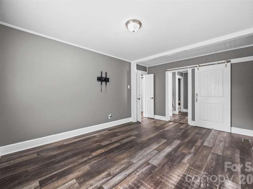 726 Forest Drive, Gastonia, NC 28054.  MLS# CAR4425981, YatesRealty ID 53378. 