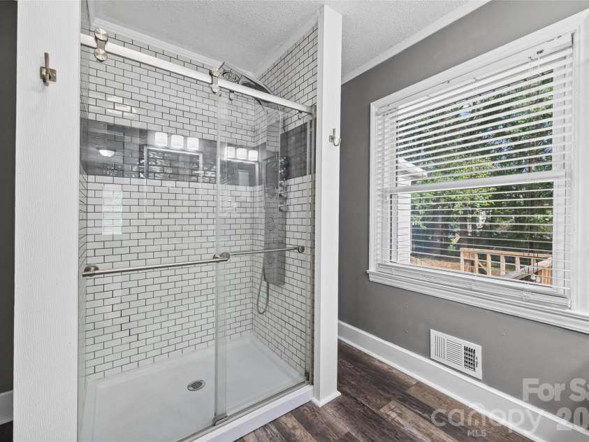 726 Forest Drive, Gastonia, NC 28054.  MLS# CAR4425981, YatesRealty ID 53378. 