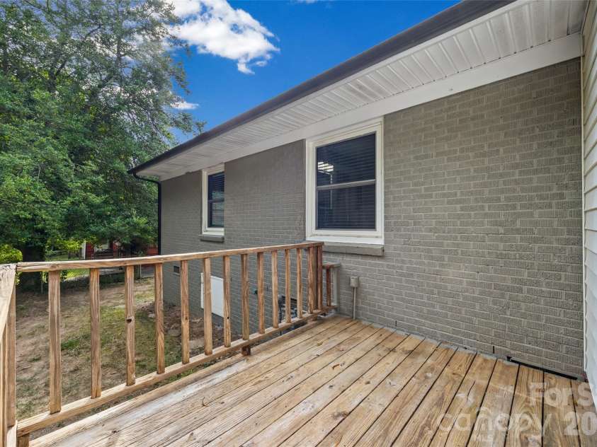 726 Forest Drive, Gastonia, NC 28054.  MLS# CAR4425981, YatesRealty ID 53378. 