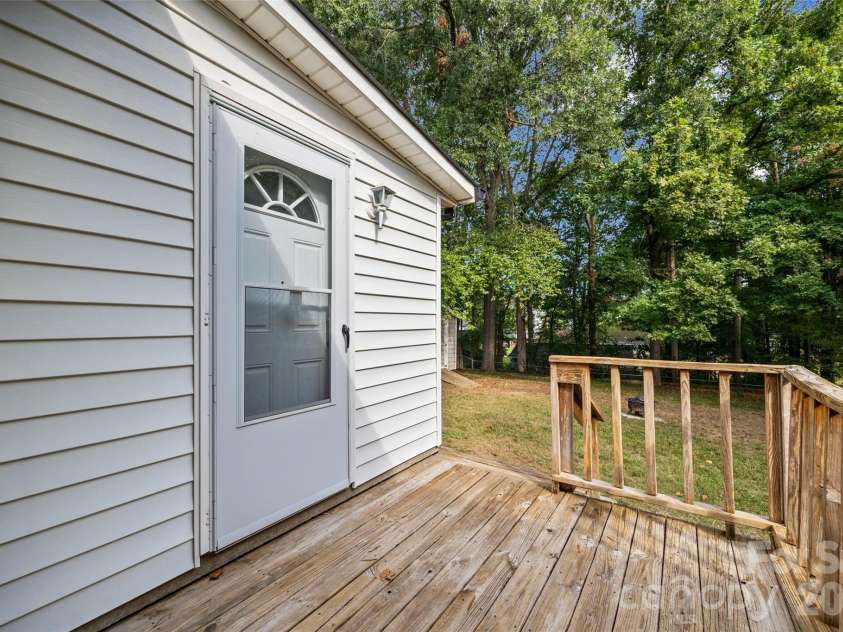 726 Forest Drive, Gastonia, NC 28054.  MLS# CAR4425981, YatesRealty ID 53378. 