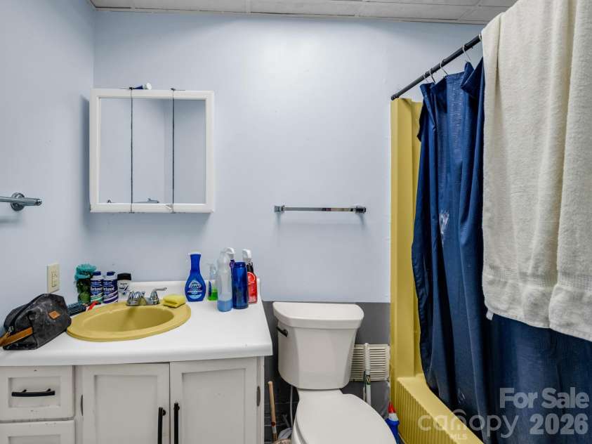 48 Roberts Cove Road, Weaverville, NC 28787.  MLS# CAR4423939, YatesRealty ID 53379. Bathroom 3