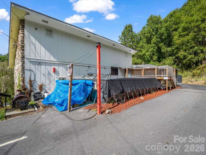 48 Roberts Cove Road, Weaverville, NC 28787.  MLS# CAR4423939, YatesRealty ID 53379. Saltwater Pool
