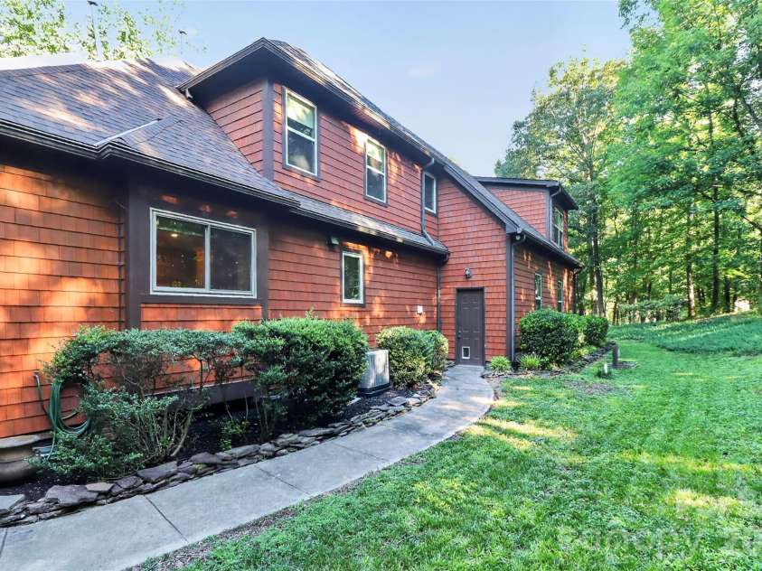 6031 Greystone Drive, Matthews, NC 28104.  MLS# CAR4428861, YatesRealty ID 53381. 