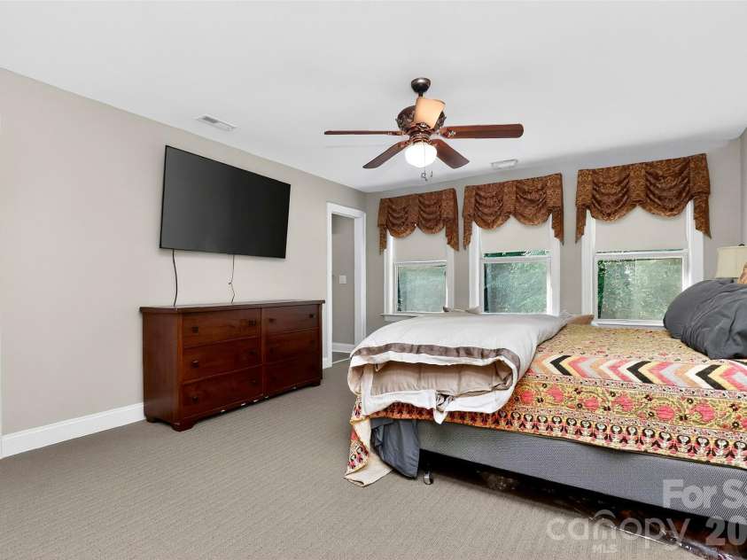 6031 Greystone Drive, Matthews, NC 28104.  MLS# CAR4428861, YatesRealty ID 53381. 