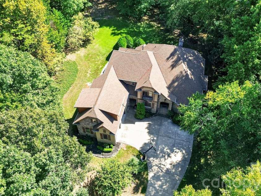 6031 Greystone Drive, Matthews, NC 28104.  MLS# CAR4428861, YatesRealty ID 53381. 