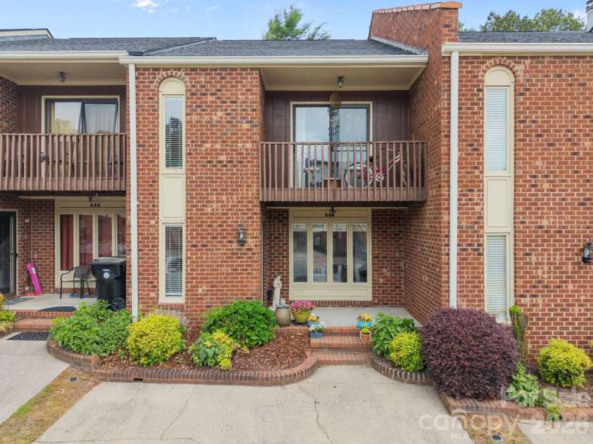 462 Camrose Circle, Concord, NC 28025.  MLS# CAR4375093, YatesRealty ID 53385. 