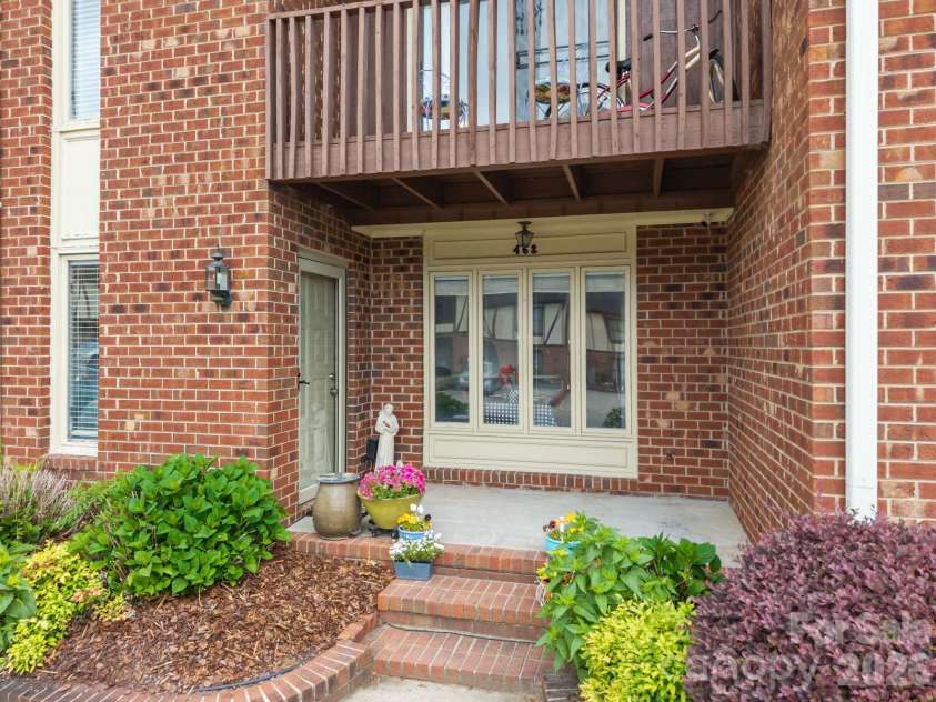 462 Camrose Circle, Concord, NC 28025.  MLS# CAR4375093, YatesRealty ID 53385. 