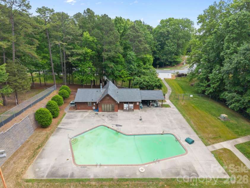 462 Camrose Circle, Concord, NC 28025.  MLS# CAR4375093, YatesRealty ID 53385. 
