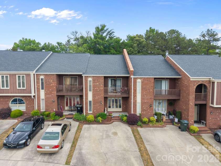 462 Camrose Circle, Concord, NC 28025.  MLS# CAR4375093, YatesRealty ID 53385. 