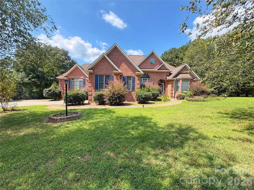 1304 Glenview Lane, Rock Hill, SC 29730.  MLS# CAR4417168, YatesRealty ID 53388. 