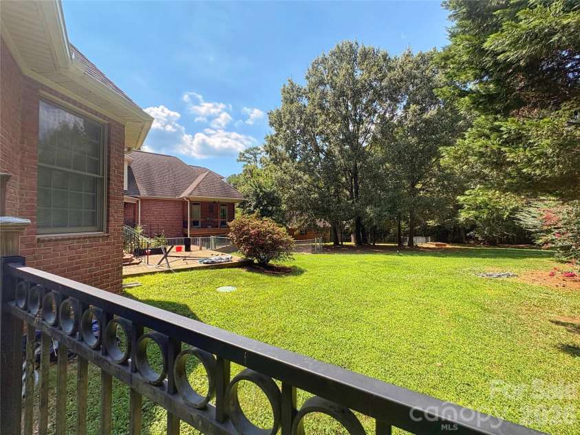 1304 Glenview Lane, Rock Hill, SC 29730.  MLS# CAR4417168, YatesRealty ID 53388. 