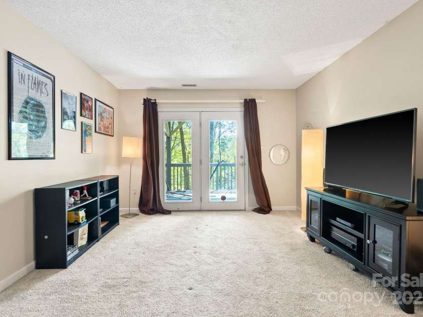 28 Foxberry Drive, Arden, NC 28704.  MLS# CAR4310147, YatesRealty ID 5339. 