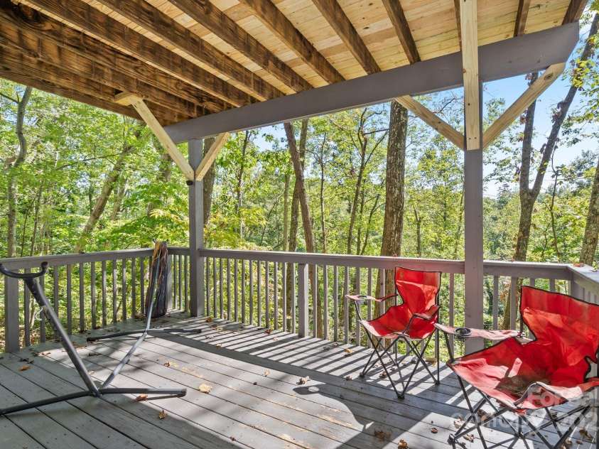 28 Foxberry Drive, Arden, NC 28704.  MLS# CAR4310147, YatesRealty ID 5339. 