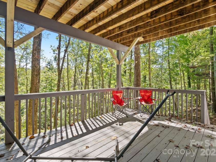 28 Foxberry Drive, Arden, NC 28704.  MLS# CAR4310147, YatesRealty ID 5339. 