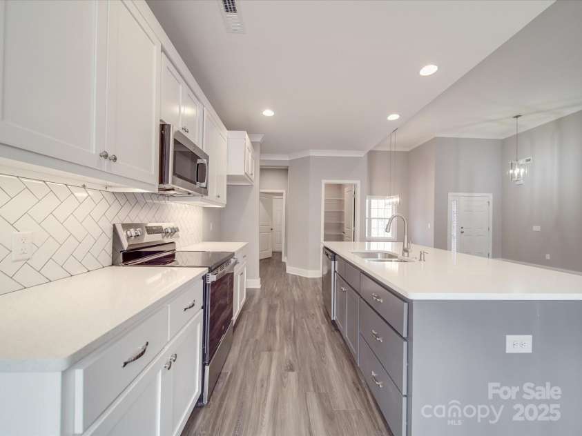 725 Granna Lane, Lancaster, SC 29720.  MLS# CAR4238383, YatesRealty ID 5339. 