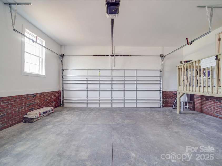 725 Granna Lane, Lancaster, SC 29720.  MLS# CAR4238383, YatesRealty ID 5339. 