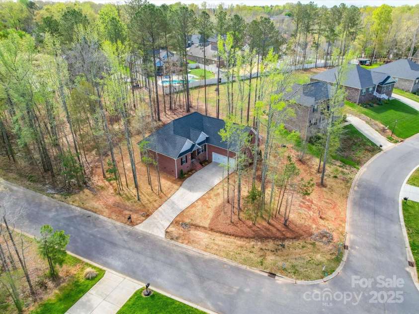 725 Granna Lane, Lancaster, SC 29720.  MLS# CAR4238383, YatesRealty ID 5339. 