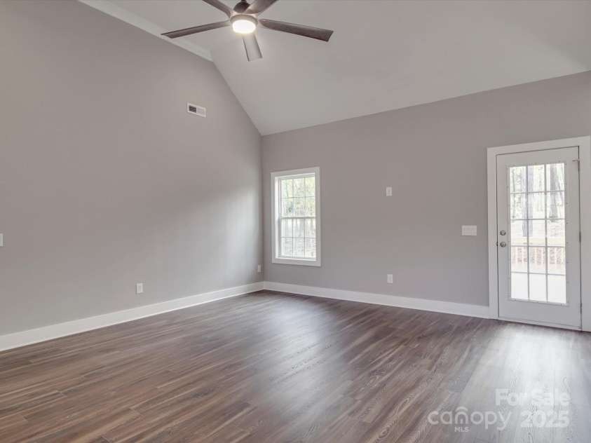 725 Granna Lane, Lancaster, SC 29720.  MLS# CAR4238383, YatesRealty ID 5339. 