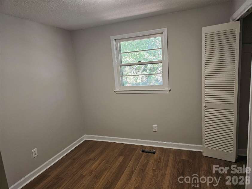 2782 West View Street, Hickory, NC 28601.  MLS# CAR4428982, YatesRealty ID 53390. Bedroom #3
