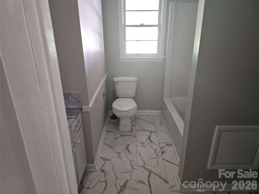 2782 West View Street, Hickory, NC 28601.  MLS# CAR4428982, YatesRealty ID 53390. Full bath with laundry