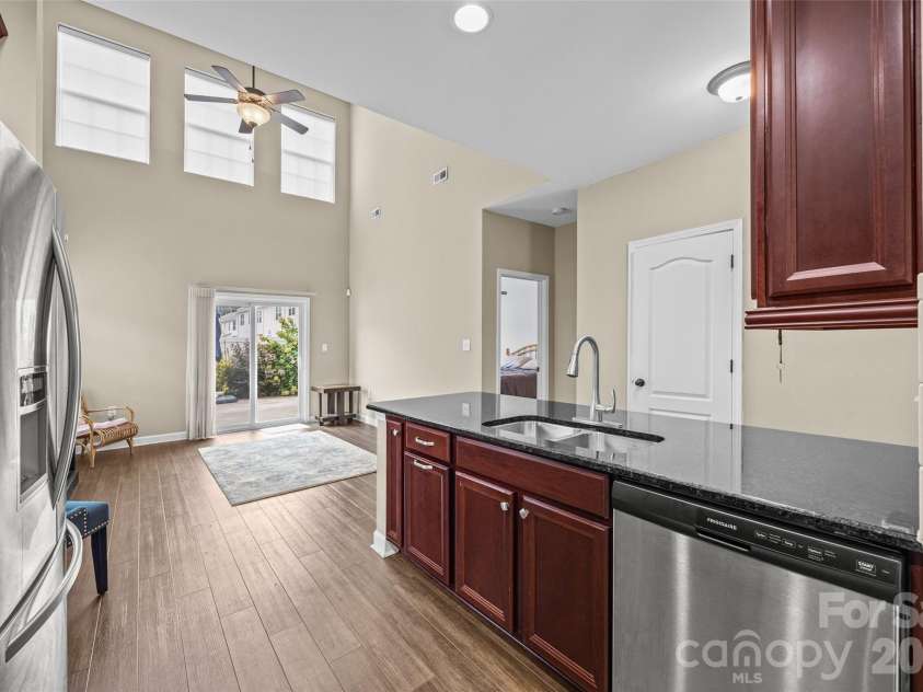 341 Sandy Spring Lane, Lake Wylie, SC 29710.  MLS# CAR4428565, YatesRealty ID 53391. Kitchen