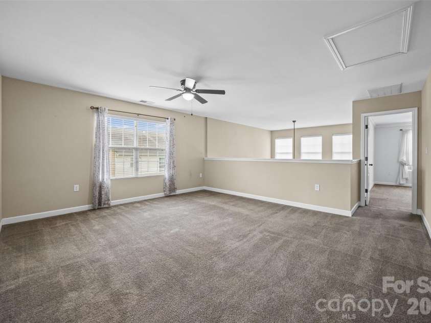 341 Sandy Spring Lane, Lake Wylie, SC 29710.  MLS# CAR4428565, YatesRealty ID 53391. Loft area