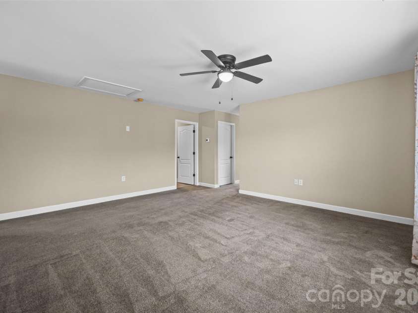 341 Sandy Spring Lane, Lake Wylie, SC 29710.  MLS# CAR4428565, YatesRealty ID 53391. Loft area