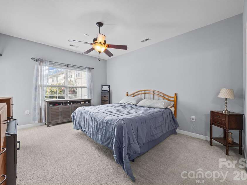341 Sandy Spring Lane, Lake Wylie, SC 29710.  MLS# CAR4428565, YatesRealty ID 53391. Main level primary