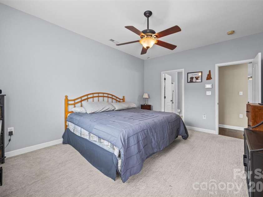341 Sandy Spring Lane, Lake Wylie, SC 29710.  MLS# CAR4428565, YatesRealty ID 53391. Main level primary