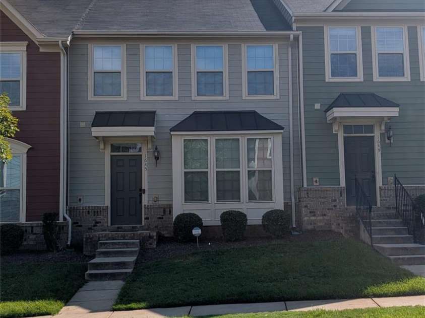 1645 Fleetwood Drive, Charlotte, NC 28208.  MLS# CAR4428546, YatesRealty ID 53392. Front View