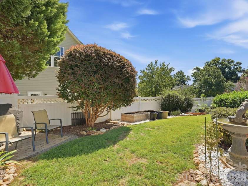 309 Chorus Road, Fort Mill, SC 29715.  MLS# CAR4423353, YatesRealty ID 53394. 