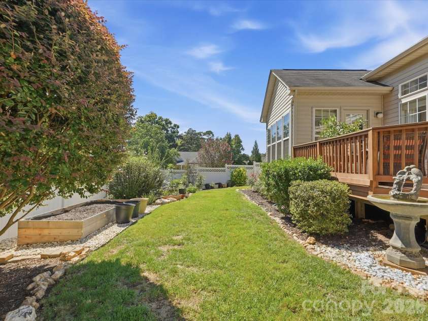 309 Chorus Road, Fort Mill, SC 29715.  MLS# CAR4423353, YatesRealty ID 53394. 
