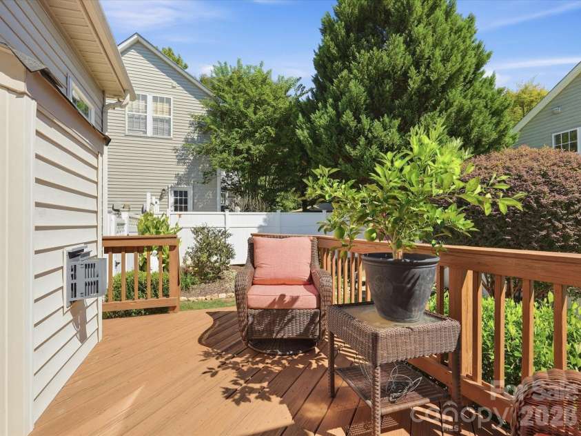 309 Chorus Road, Fort Mill, SC 29715.  MLS# CAR4423353, YatesRealty ID 53394. 