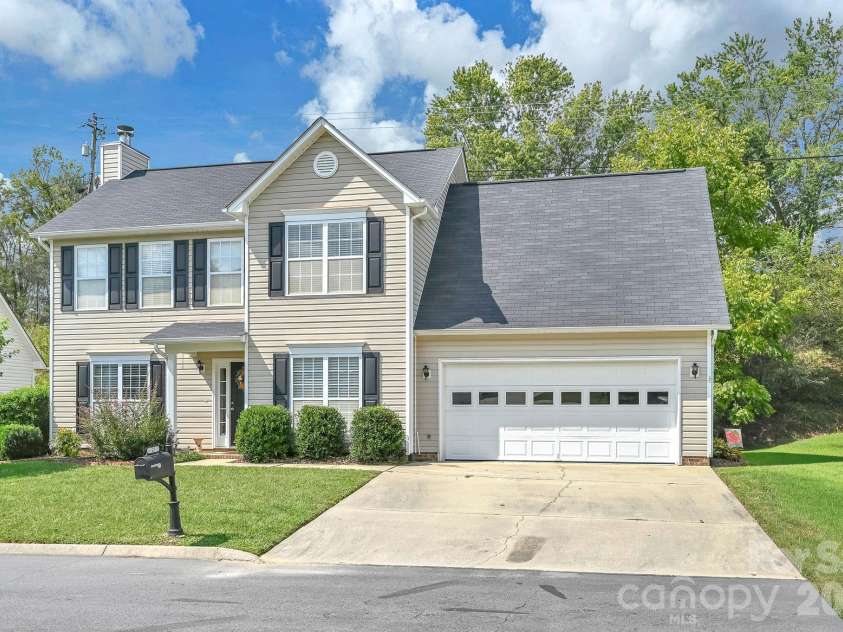 21 Sunberry Trail, Fletcher, NC 28732.  MLS# CAR4428651, YatesRealty ID 53395. 