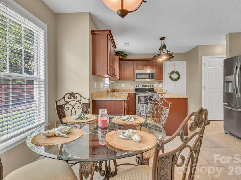 21 Sunberry Trail, Fletcher, NC 28732.  MLS# CAR4428651, YatesRealty ID 53395. 