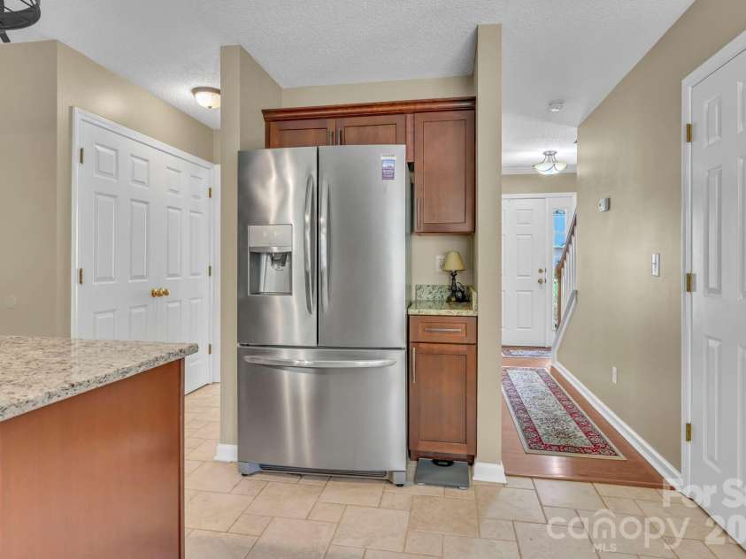 21 Sunberry Trail, Fletcher, NC 28732.  MLS# CAR4428651, YatesRealty ID 53395. 