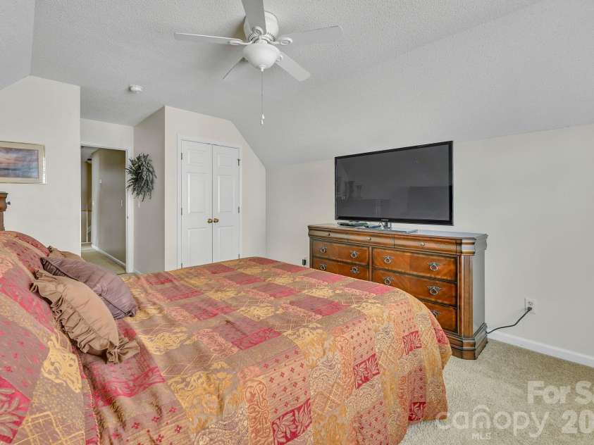 21 Sunberry Trail, Fletcher, NC 28732.  MLS# CAR4428651, YatesRealty ID 53395. 